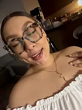 Im_sophiie's cam snapshot