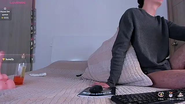 Aaron_Tate live sex cam