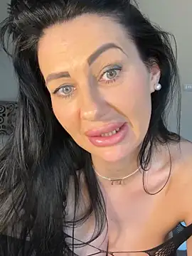 IRISWHITE17 live sex cam