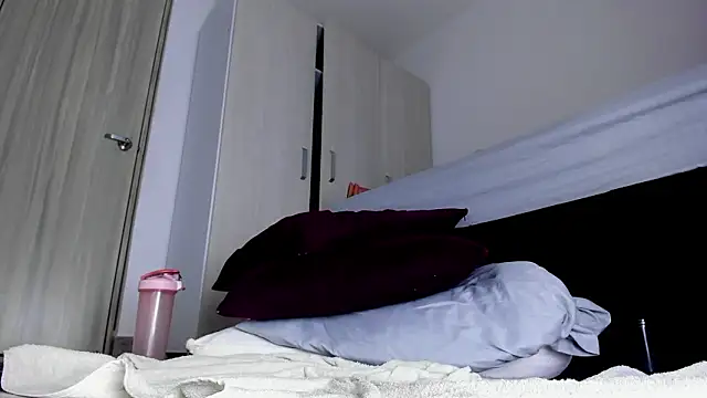 Skarleth69's cam snapshot