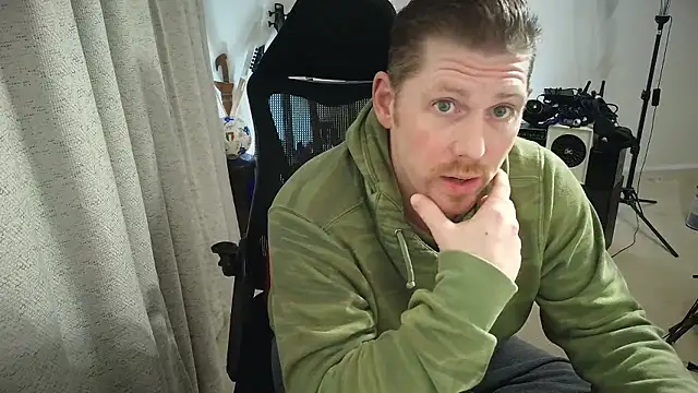 God_Of_ThundeRR live sex cam