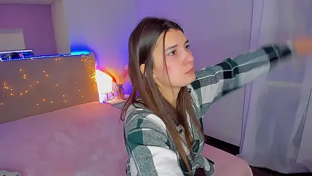 Laura_Leee's cam snapshot