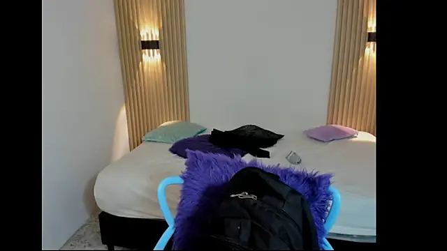 lunaMontclair's cam snapshot