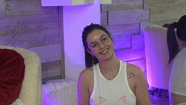 SeductiveMom live sex cam