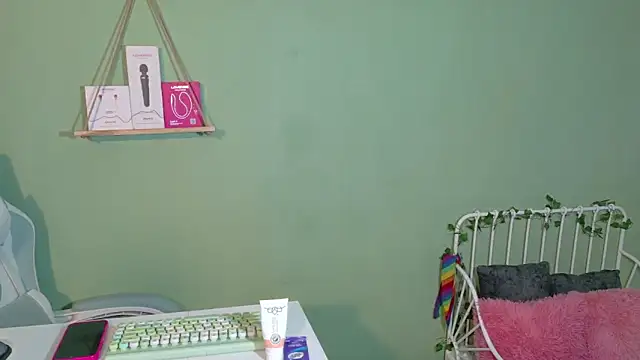 Emerald_Sparkles_'s cam snapshot