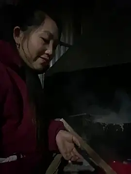 Huong-Ly's cam snapshot