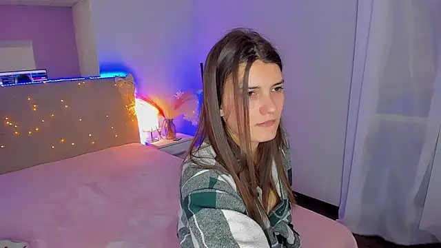 Laura_Leee's cam snapshot