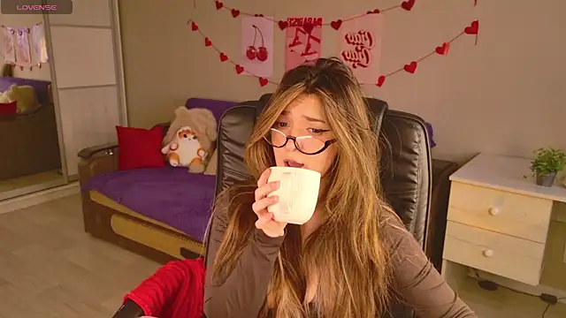 BellaSink's cam snapshot