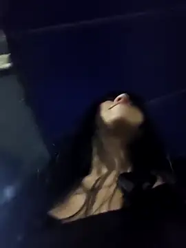 chaymae_nah_'s cam snapshot