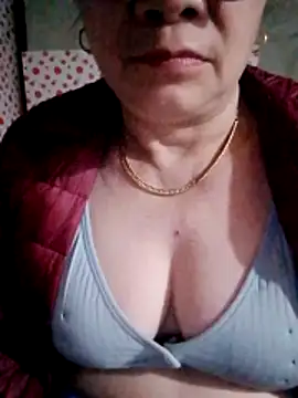 small-house123's cam snapshot