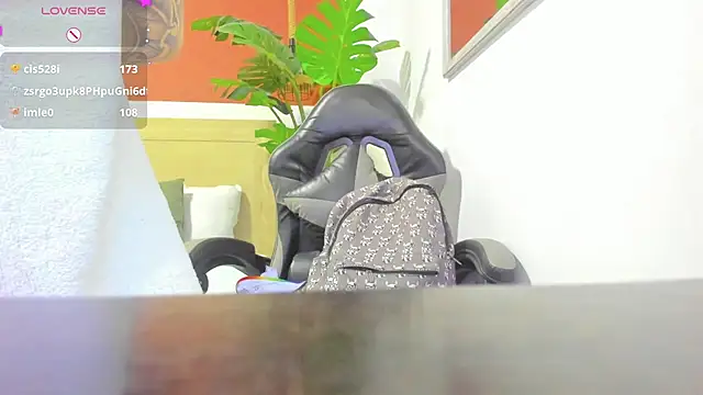 lili_cardenas_'s cam snapshot