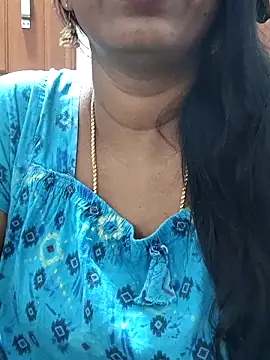 Tamil_Meera12's cam snapshot