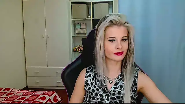 KristineGlow's cam snapshot