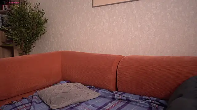 Pheromoon live sex cam