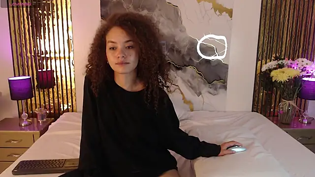 MiticaBrennet_'s cam snapshot