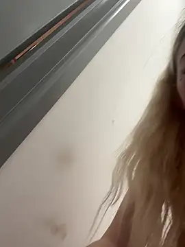 Blonde_CassieXX live sex cam