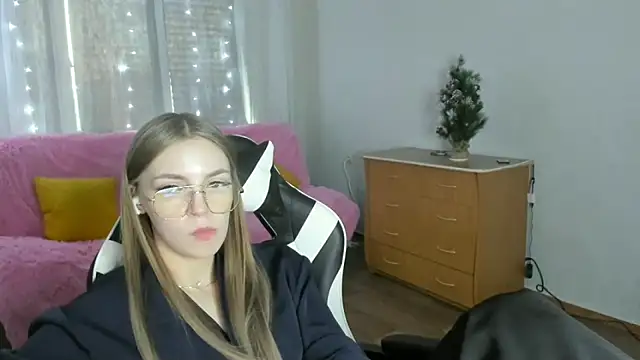 HitGyrl's cam snapshot