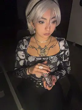 _g0thiccwitch_'s cam snapshot