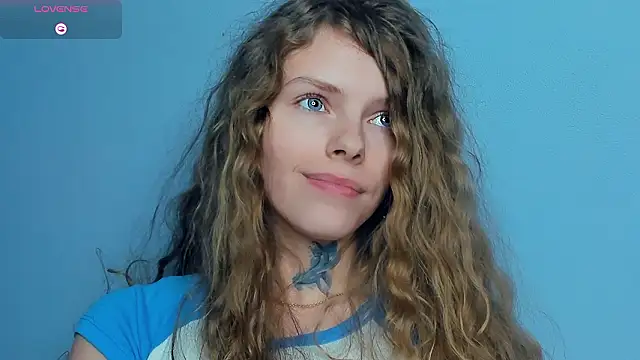 RayaNenlia's cam snapshot