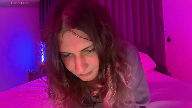 AlicePinkhead's cam snapshot