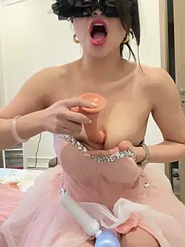 Queen-of-Love's cam snapshot