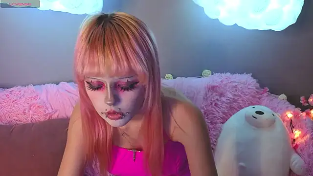 Mika_Vatashi's cam snapshot