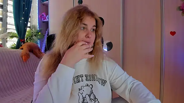 CoraSwon's cam snapshot