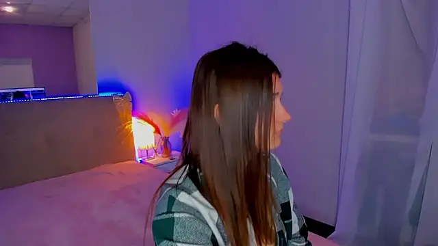 Laura_Leee's cam snapshot