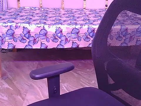 hii_tanisha's cam snapshot