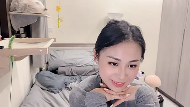 BabyOneDaily's cam snapshot