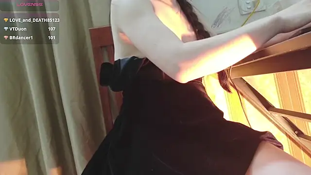 Bee_bee1's cam snapshot