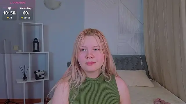 PinkyYoungPie's cam snapshot