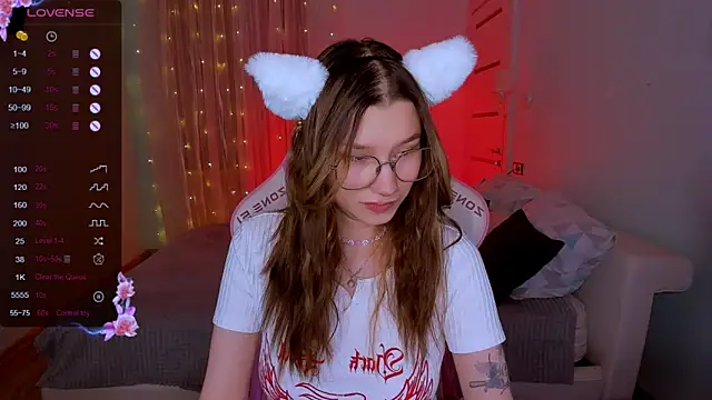 LinaBlossom_'s cam snapshot