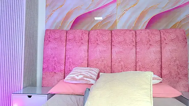 emmacurvy's cam snapshot