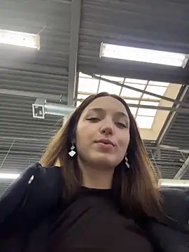 DollyTall's cam snapshot