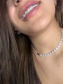 AngellaMoraa live sex cam