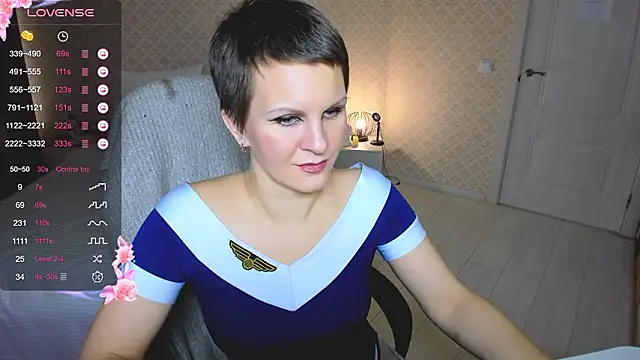 Louisa_Bay's cam snapshot