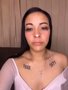 cristal__violetaa's cam snapshot