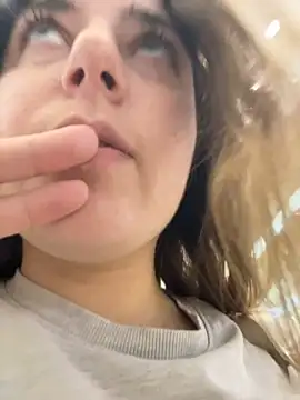 kate_nicepops123777's cam snapshot