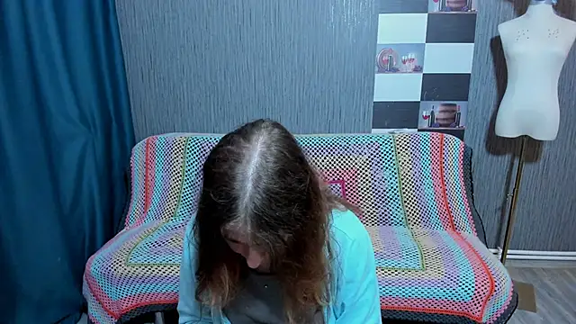 pa1e_pr1ncess's cam snapshot