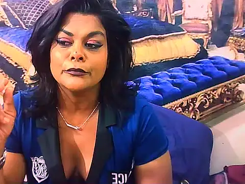 indianCherryPie's cam snapshot