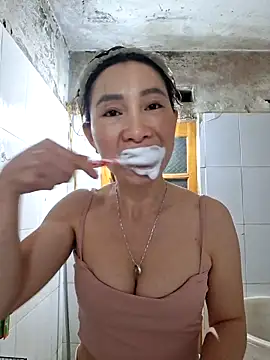 Adela-222's cam snapshot