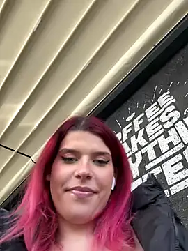 RiriRoseey live sex cam