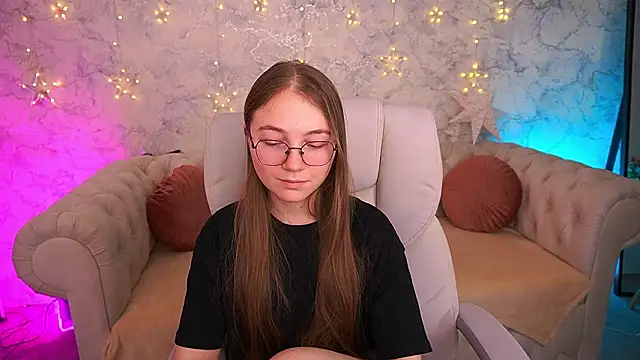 ArrinaWairr's cam snapshot