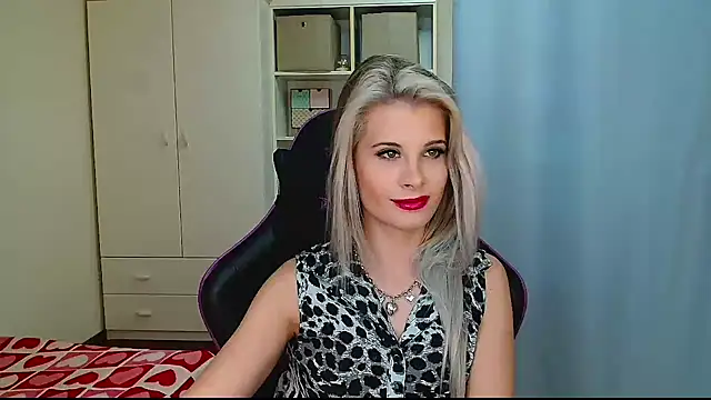 KristineGlow's cam snapshot