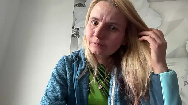 s-te-fan-i's cam snapshot