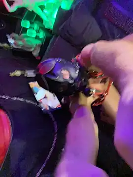 Pure_pleasure90 live sex cam