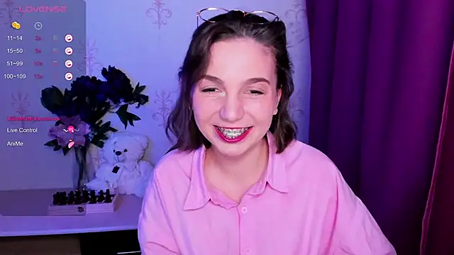 KindHazelHere_ live sex cam