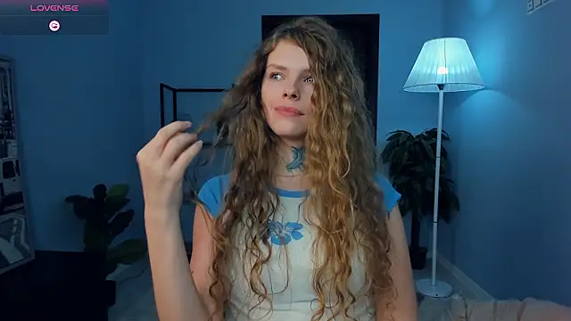 RayaNenlia's cam snapshot