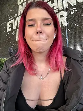 RiriRoseey's cam snapshot